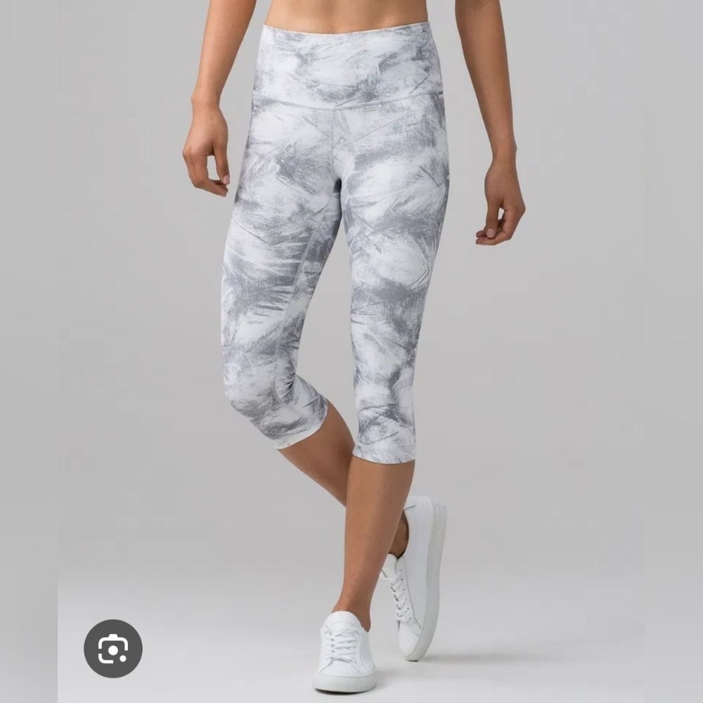 Lululemon Wunder Under High Rise Crop, Size 8